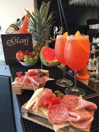 Glam Club Cafe