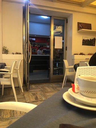 agora' caffe'