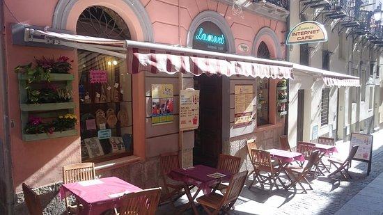 Lamari Internet Cafe
