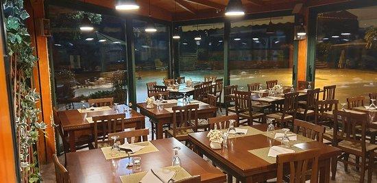 Atlantis Pizzeria