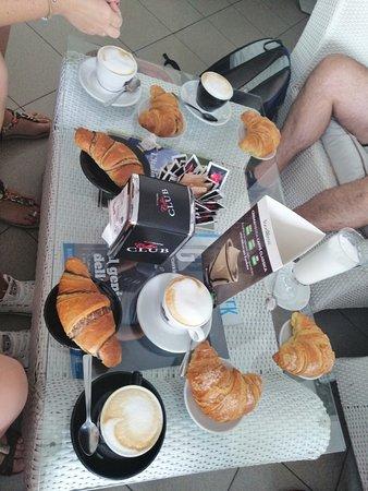 Hollywood Cafe