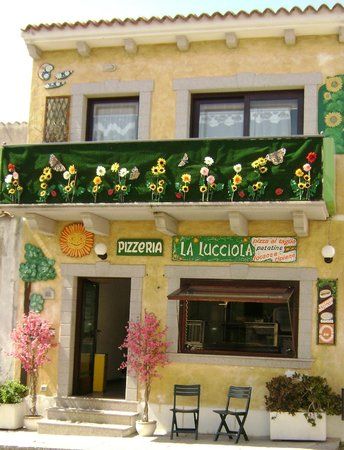 Pizzeria La Lucciola